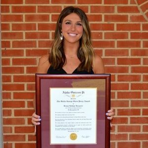 Meet your Posher, Briana